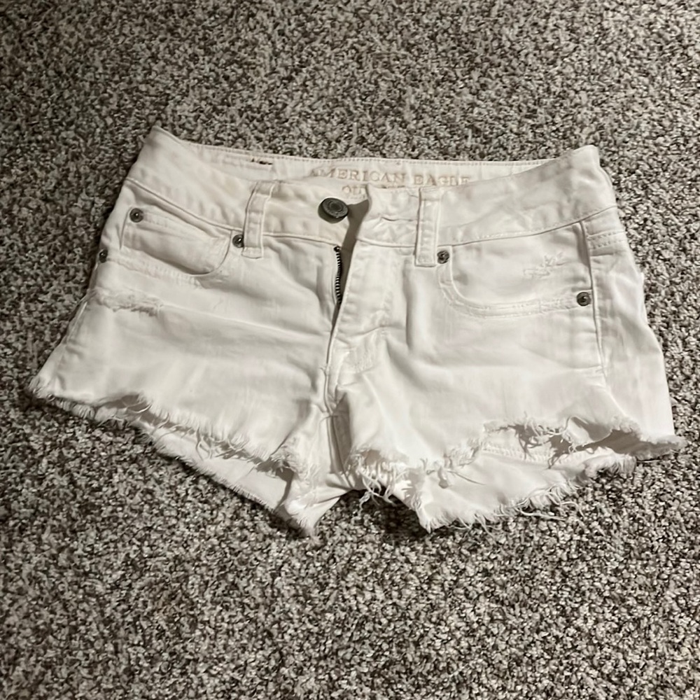 size 00 white American eagle festival short shorts